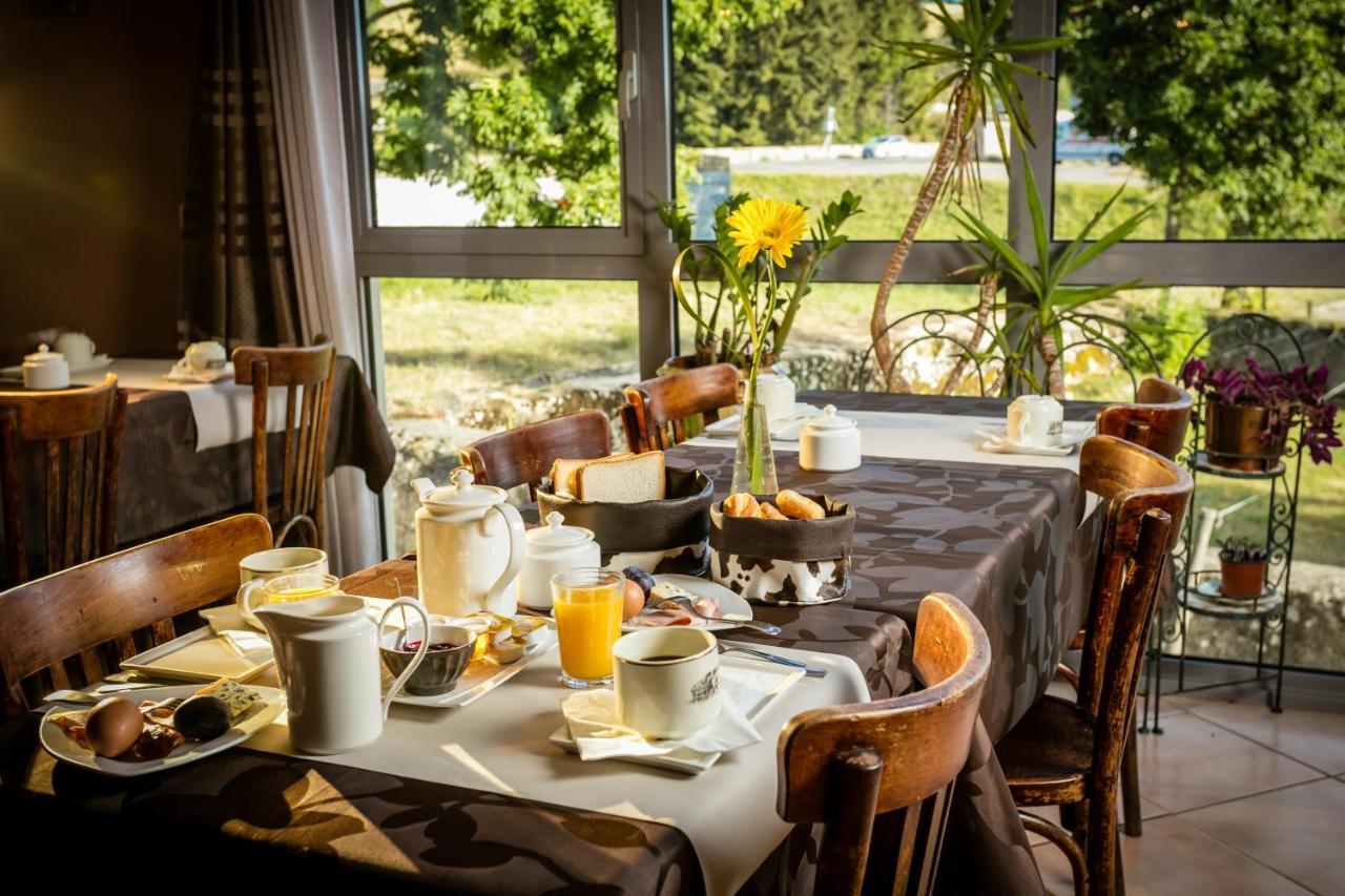 Hotel Restaurant De La Poste Et La Grange Detente, Espace Bien-Etre Châteauneuf-de-Randon エクステリア 写真