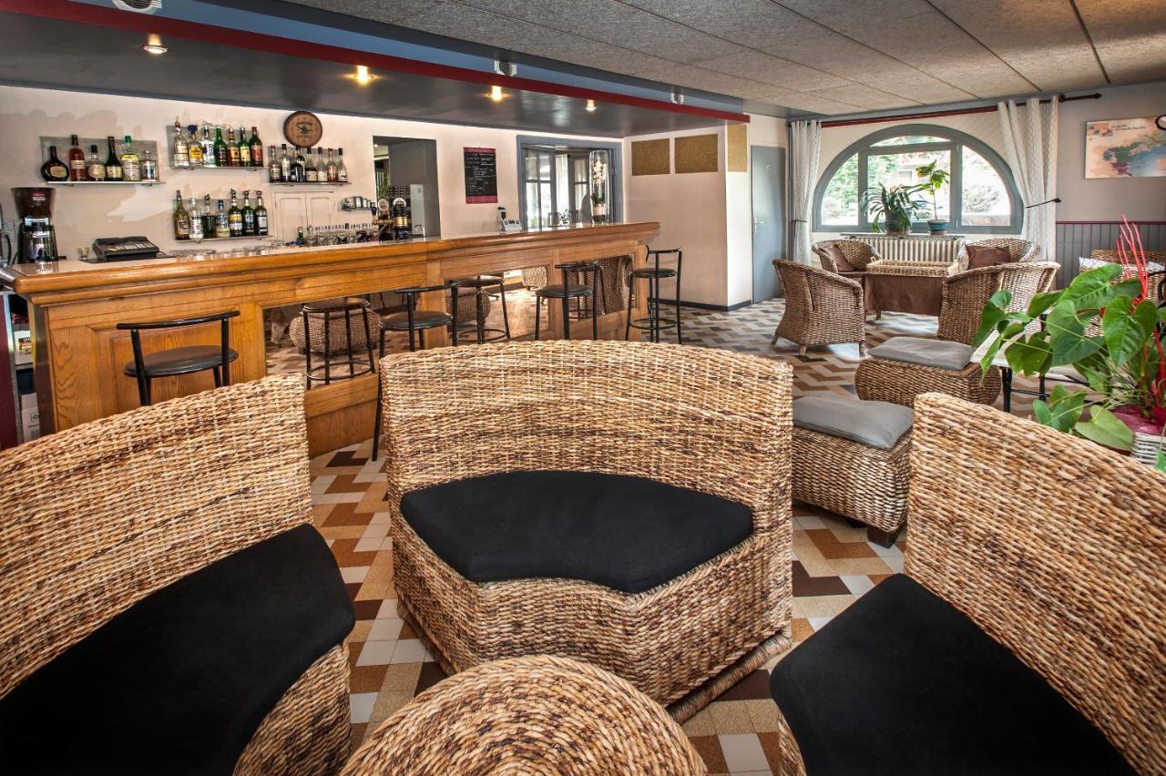 Hotel Restaurant De La Poste Et La Grange Detente, Espace Bien-Etre Châteauneuf-de-Randon エクステリア 写真