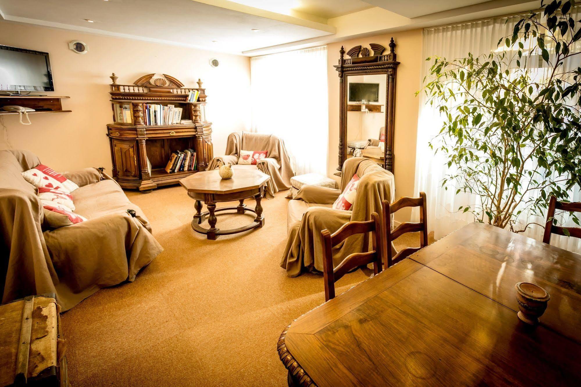Hotel Restaurant De La Poste Et La Grange Detente, Espace Bien-Etre Châteauneuf-de-Randon エクステリア 写真