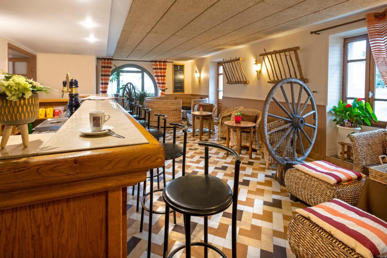 Hotel Restaurant De La Poste Et La Grange Detente, Espace Bien-Etre Châteauneuf-de-Randon エクステリア 写真